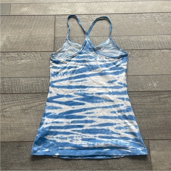Nike Size Small Dri-Fit Blue and White Tie Dye Athletic Tank Top. - Picture 7 of 7